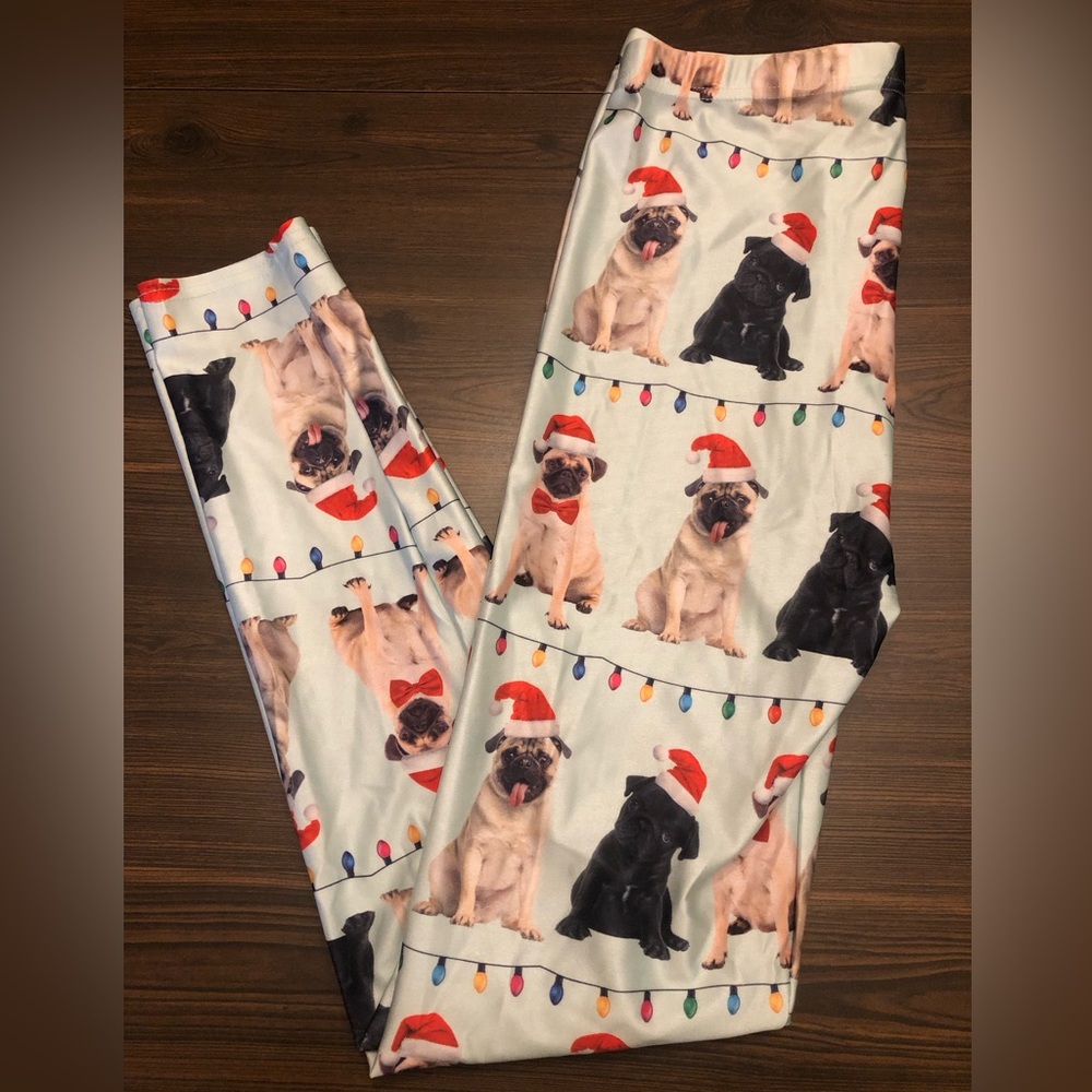 Like New Christmas Pugs Leggings.